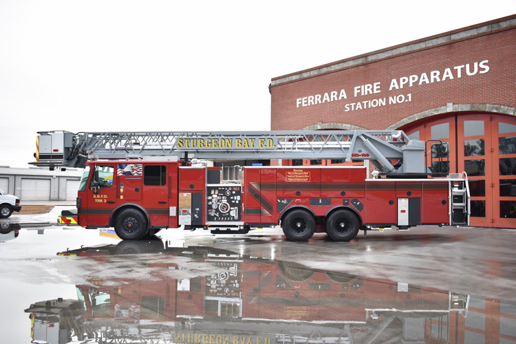 Sturgeon Bay (WI) Fire Department RearMount Platform Quint The Rig