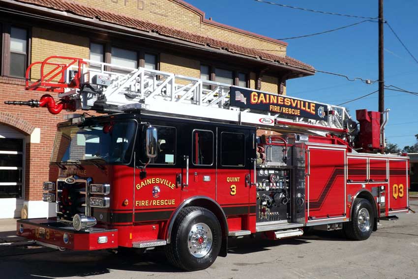 Gainesville (TX) Pierce Enforcer Quint The Rig Firefighting