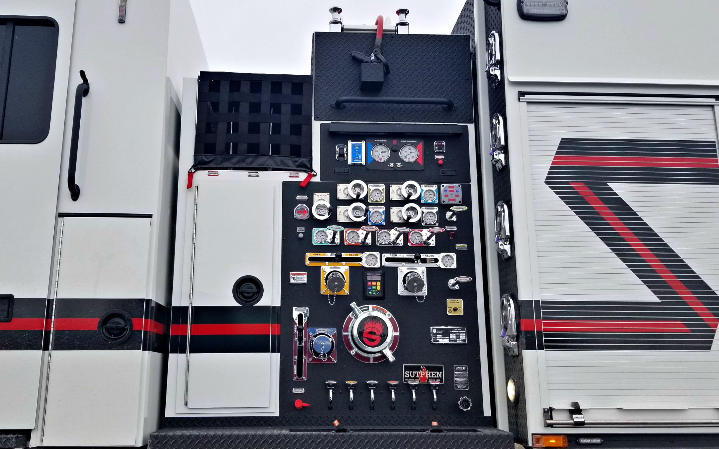 Transverse Hose Storage